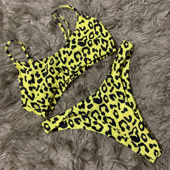 Cheetah Print Bikini | M - Picture 3 of 12